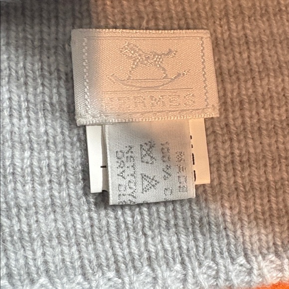 HERMÈS Adada Baby Knit Caps Pink and Blue - Picture 9 of 13